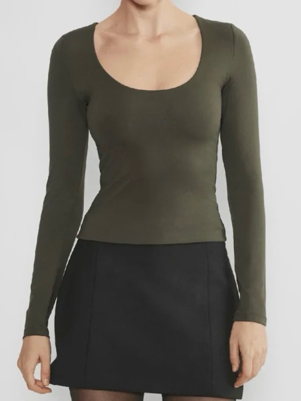 Aritzia NWOT Olive Scoop Neck Seamless Contour Long-Sleeve Top